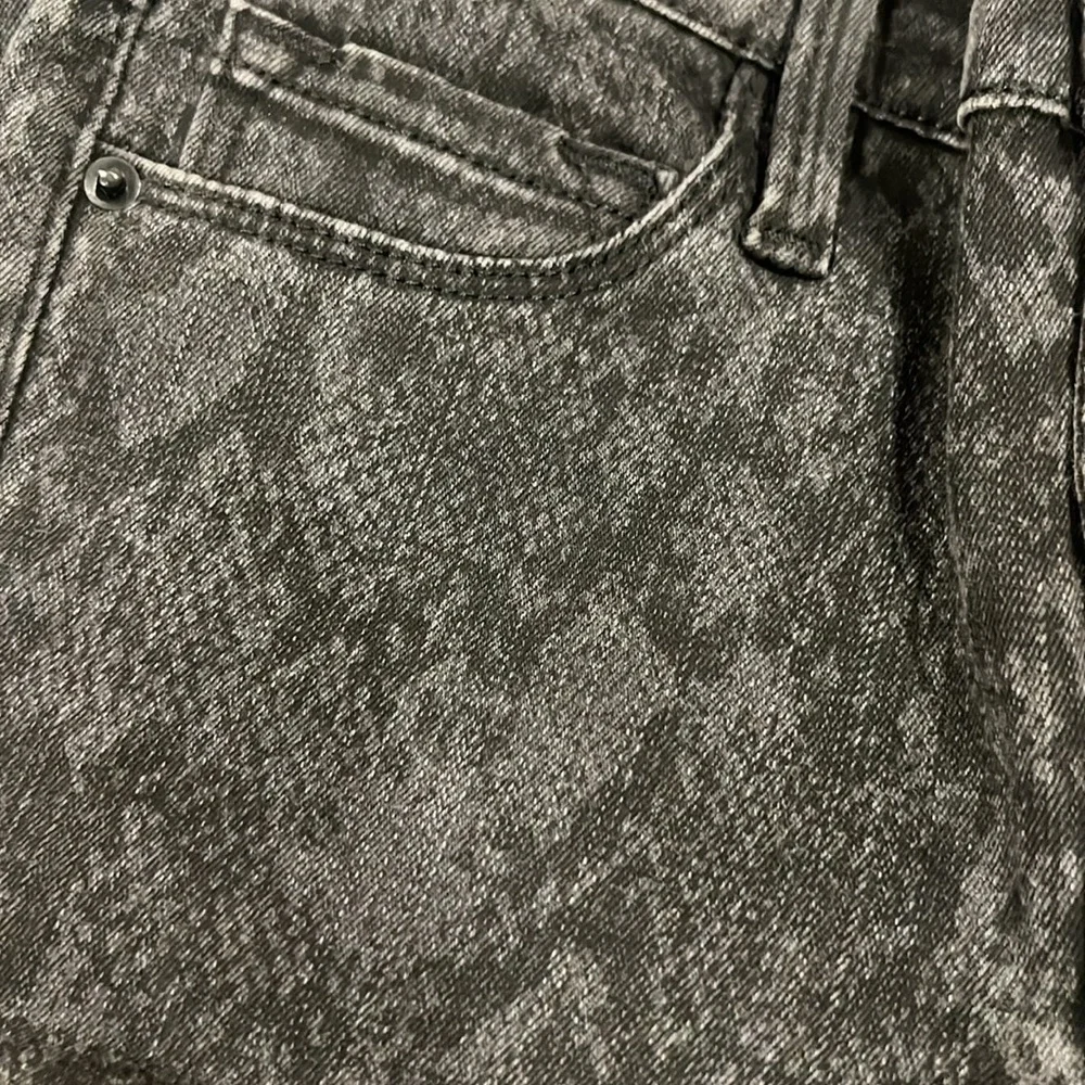 FRAME SNAKE SKINNY JEANS SIZE 24 - Picture 4 of 5